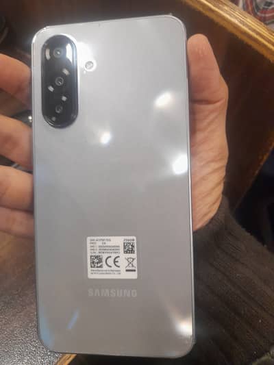 Samsung a17 selling