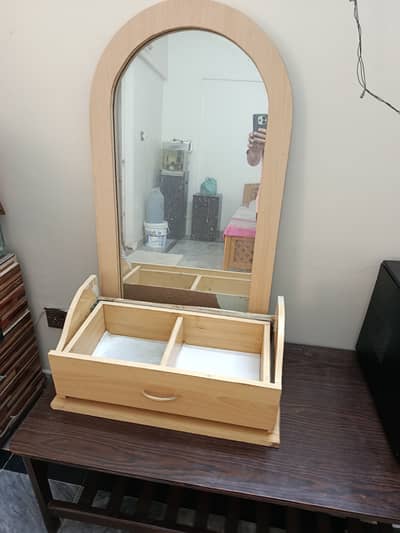 Fabulous DIY Wall Mounted Dressing Table