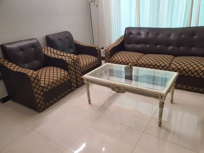 5 seater sofa set. . .