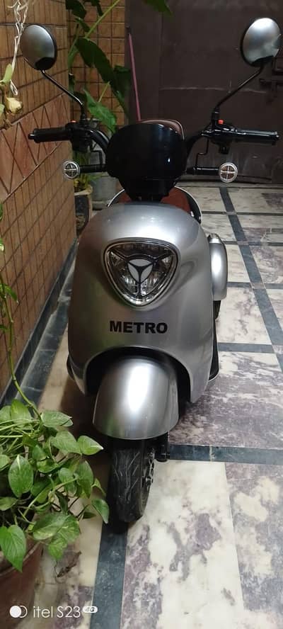 METRO 3-WHEELER ELECTRIC SCOOTER A7