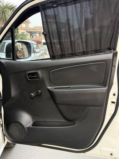 Suzuki WagonR VXR white color