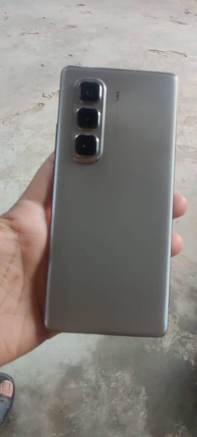 Infinix hot 50 pro+.  8+8/256gb