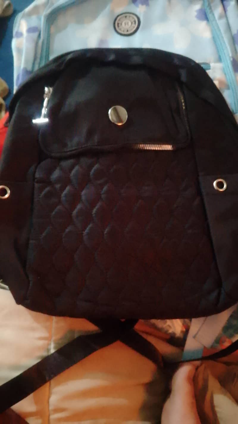 ہول سیل ریٹ پر لیڈیز اینڈ مین سکول بیگ کالج بیگ کراس بیگ 3