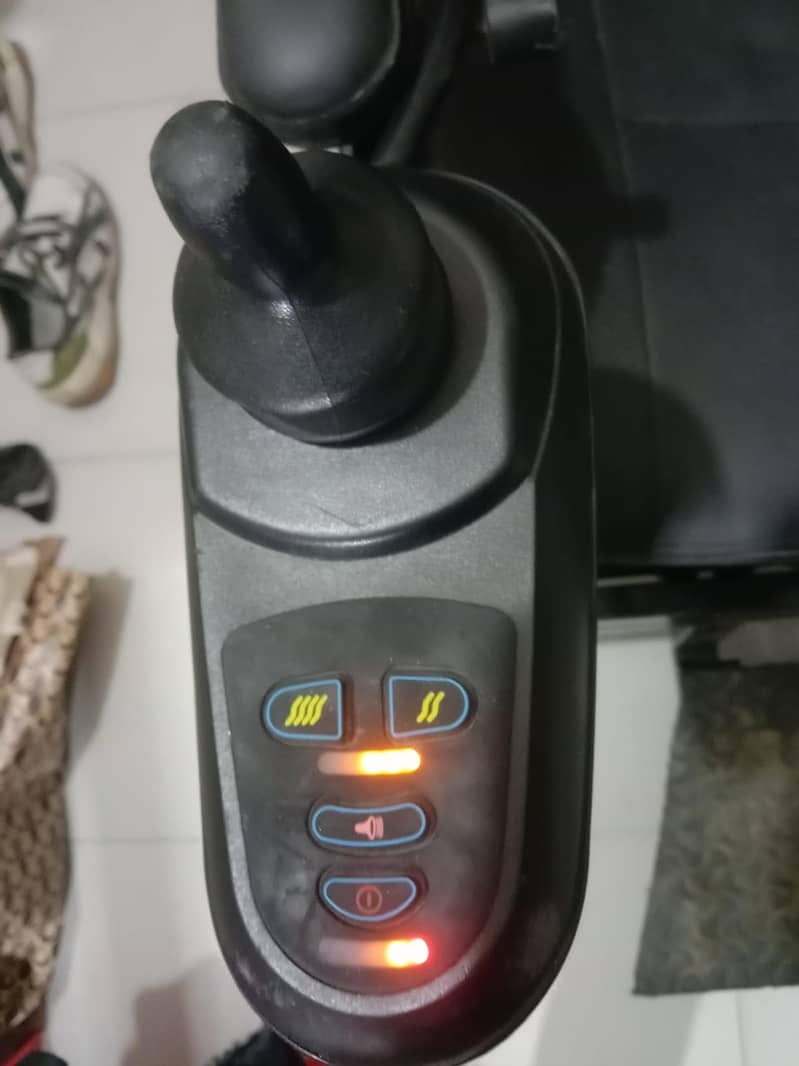 الیکٹرک ویل چیئر 4