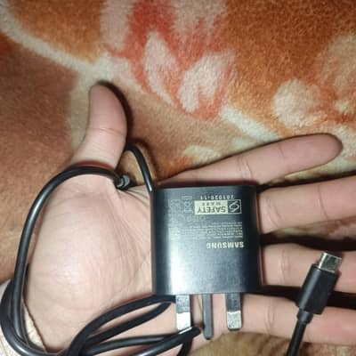 fast charger. Samsung's ultra 21 original charger .