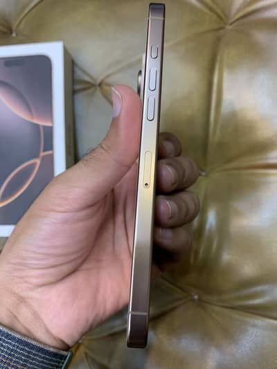 iphone 16 pro max- 512 PTA Approved Complete Box warranty till dec 26