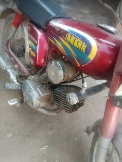 Yamaha 100 Royal 2000