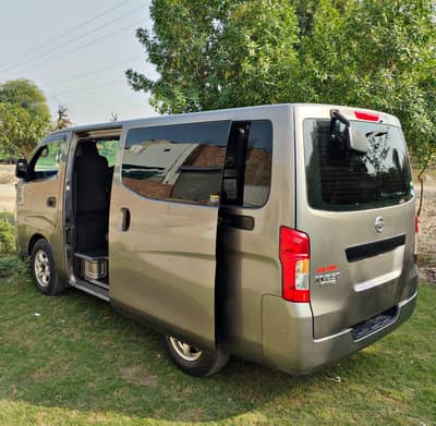 Nissan Caravan low roof