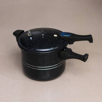 Non stick pressure cooker