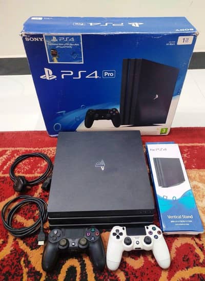 PlayStation 4 Pro 1TB Jailbreak (FW 9.00) | 2 Controllers | Box |