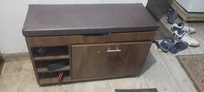 Shoe Rack with Seaty