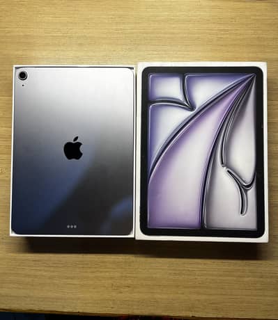 iPad Air M3 Space Gray 128GB 9.5/10 Condition