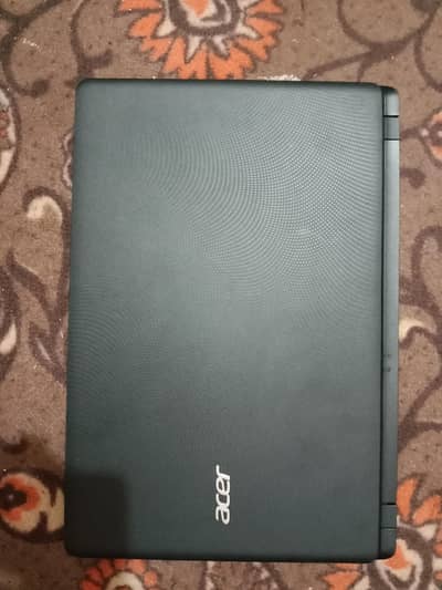 Acer aspire ES1-520 Laptop