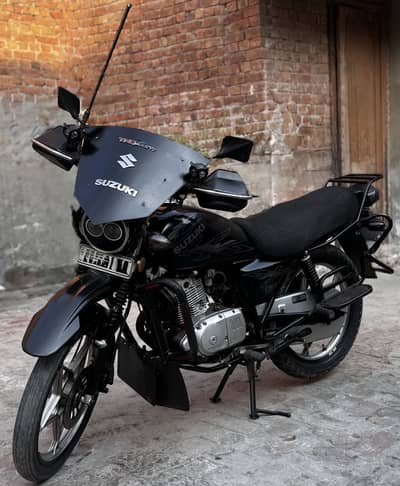 Suzuki GS 150 SE