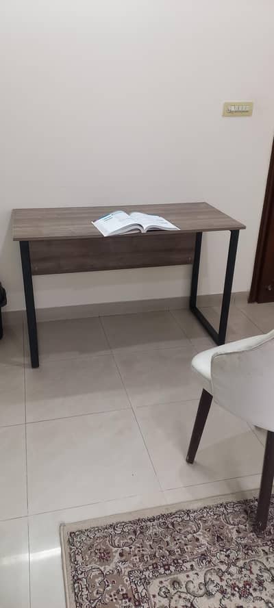 Study table for sale (HEX -Work It)