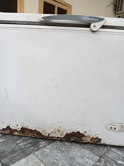 HOME USED DAWLANCE DEEP FREEZER IN WORKING CONDITION