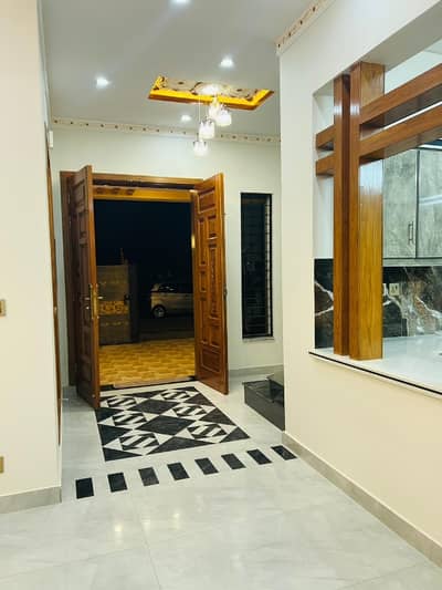 10 Marla House for Rent in Wapda Town Prime Location