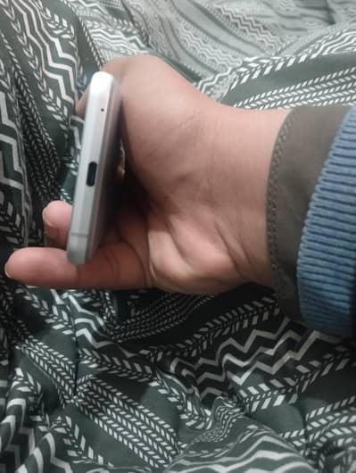 I am sellingAquos sense 3 basic