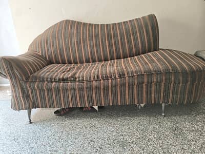 dewn sale condition10/8 sirf  ya thora sa. set hona wala ha baki. sahi h