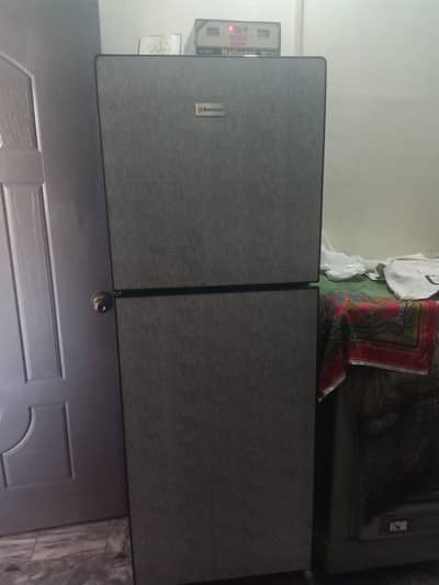 national company ki frij  new condition read add 03448772395