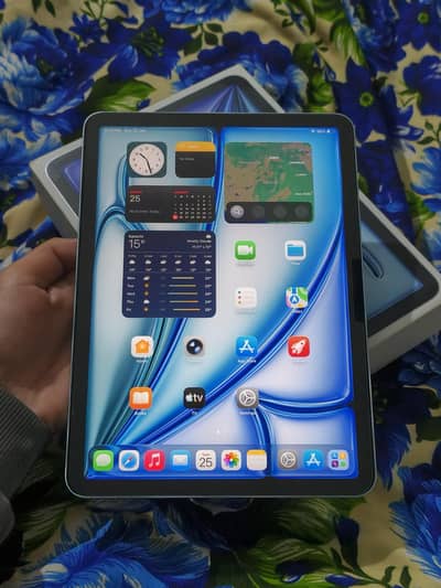 iPad Air M2 (11 inches) 128GB Brand New Condition With Box Accessories