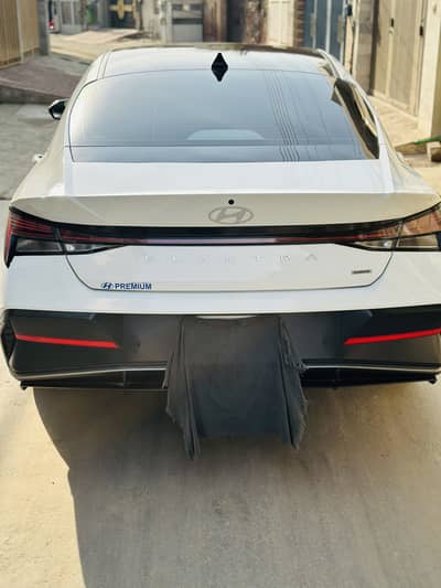 Hyundai Elantra Hybrid 2025