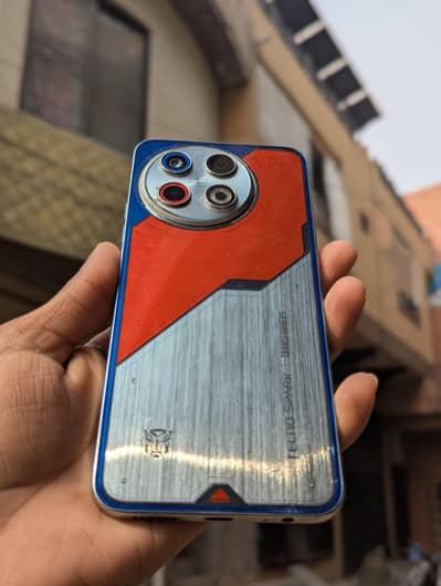 Tecno spark 30 pro condition 10/9 No open no repair  Box charger