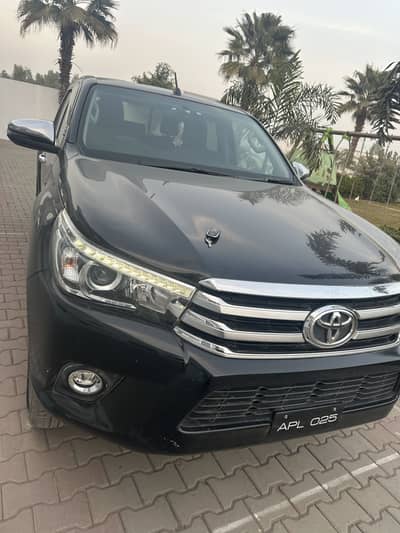 Revo hilux 2020 model total geniun 1 stock tyre