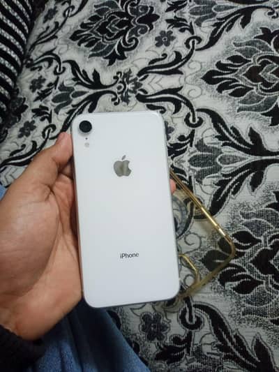 iPhone XR factory unlocked