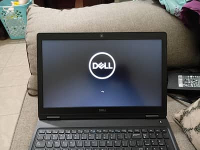 Dell latitude 5580 core i7 8 gb 256 gb  2gb graphic card