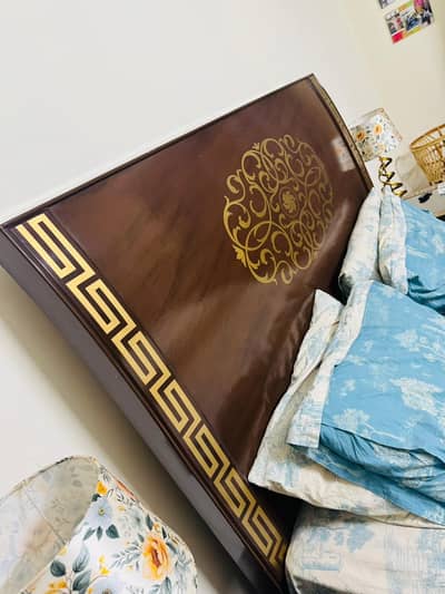 KING SIZE BED WITH SIDE TABLES AND DRESSING TABLE FOR SALE