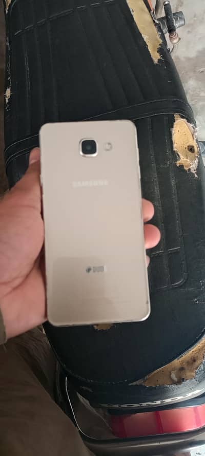 Samsung Galaxy A7.6