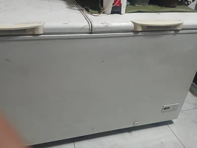 deep freezer DC inverter 2 door phone no 03007984436