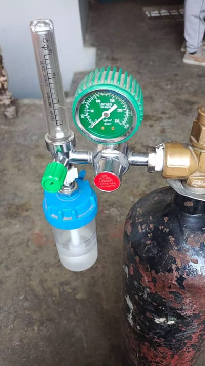 oxygen cylinder