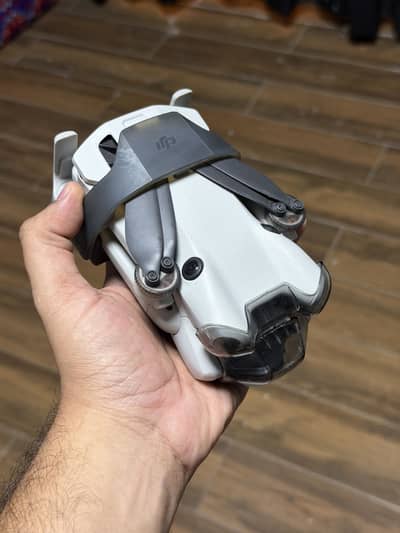 DJI Mini 4 Pro fly more combo