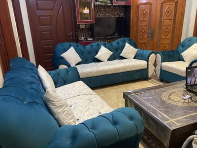 6 seater new condition sofa set