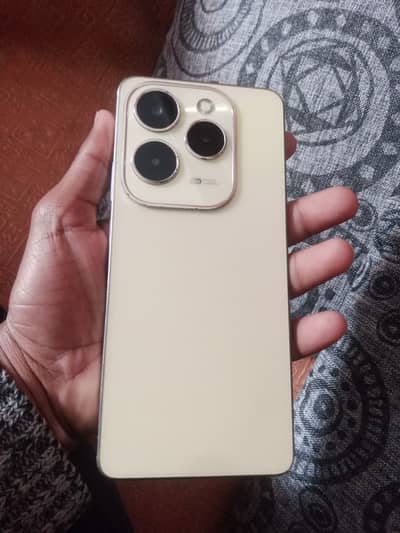 Infinix Hot 40 For sale Condition 10/9 Ram 8+8=16gb Rom =256 Gb