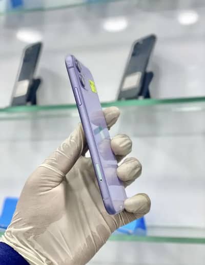 iPhone 11 03224906108