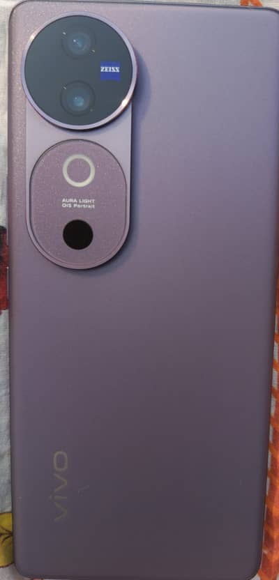 Vivo V40 – 10/10 Condition – Like Brand New