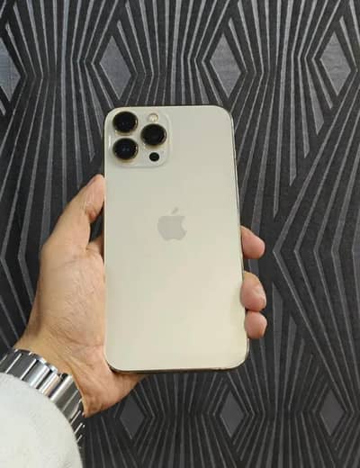 Iphone 13 pro max gold 512GB in mint condition 10/10