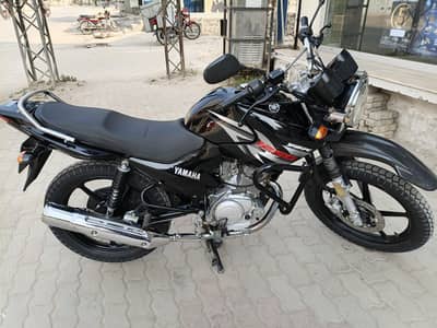 YAmaHA 125 G . . . 03. . 03. . 32.58. 93.5