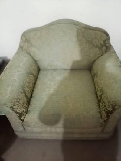 SOFA SET 6 SEATER WITH ROUND TABLE