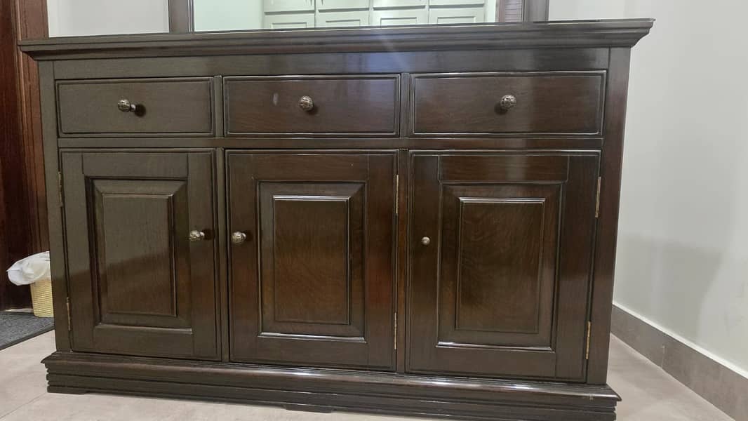 Complete Bed Set (Bed, Dressing Table, 2xSide Tables) 3