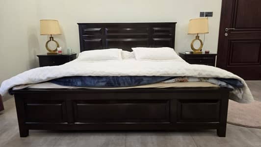 Complete Bed Set (Bed, Dressing Table, 2xSide Tables)