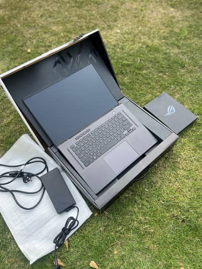 ASUS ROG ZHYPHERUS G16  RTX 4060 8 GB  i9