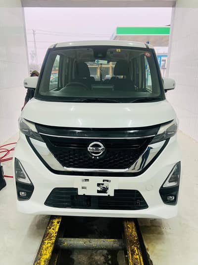 Nissan Roox 2022/2025 fresh car only whatsapp03318268990