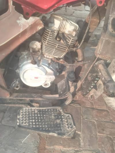 نیو ٹاءیر نیو بیٹری  انجن اوکے ہے سلف سٹاٹ ہے  03026588761