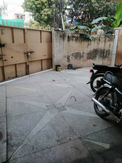 10 marla upper portion corner