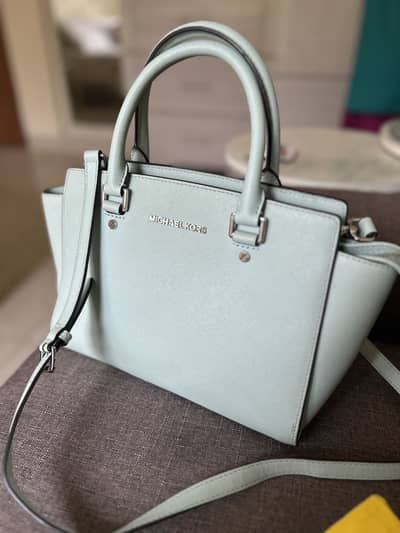 Michael kors bag as good as new
