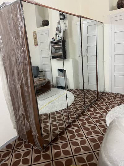 Almari wardrobe 2 separate hai